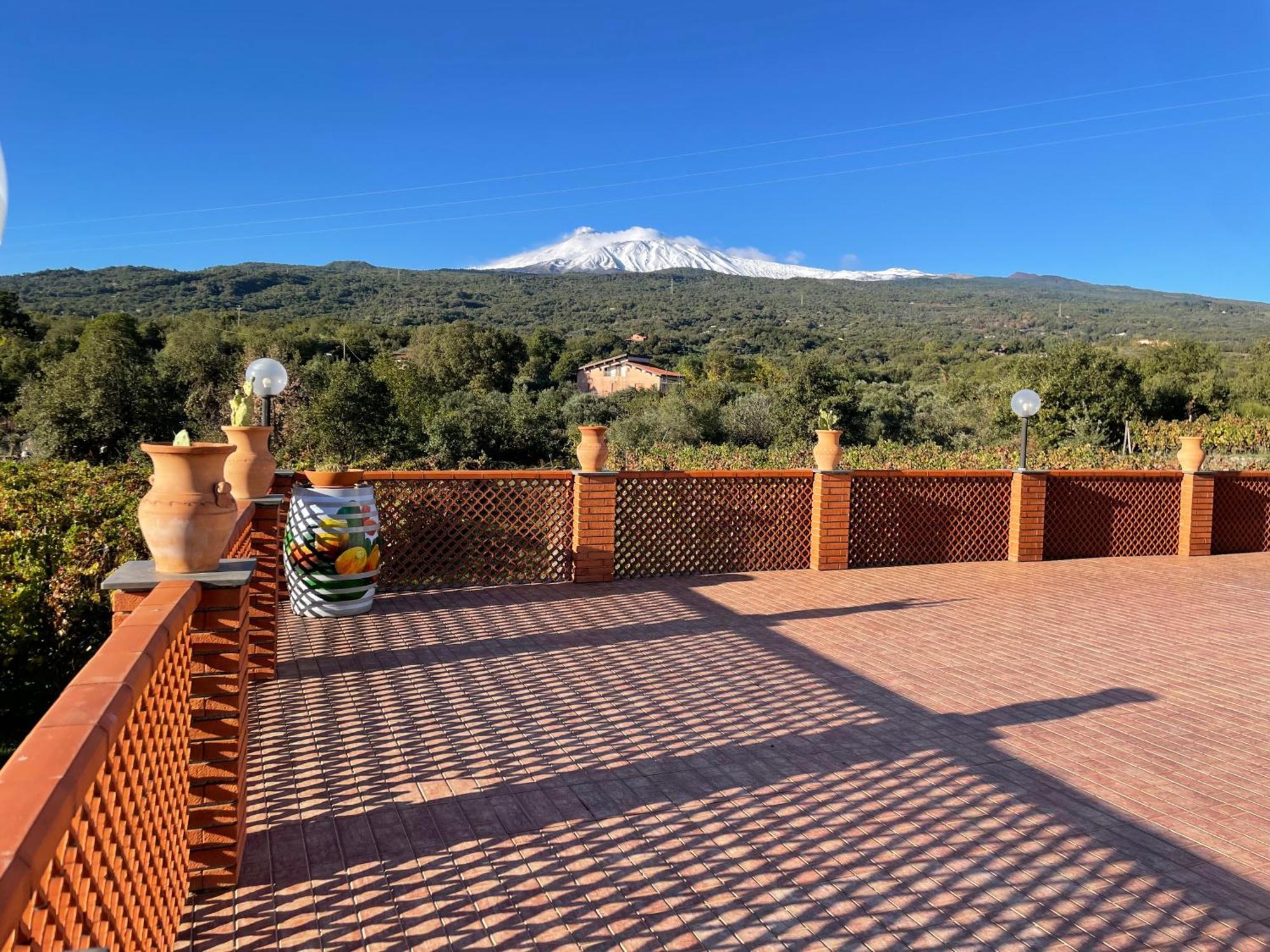 Camia Etna House Apartment Piedimonte Etneo Bagian luar foto